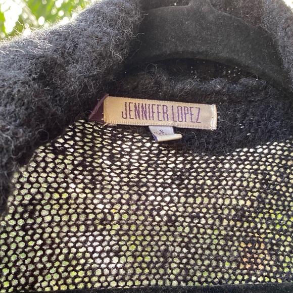 Jennifer Lopez small black sweater - Picture 5 of 5